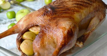 Чем фаршировать гуся в духовке, кроме яблок?