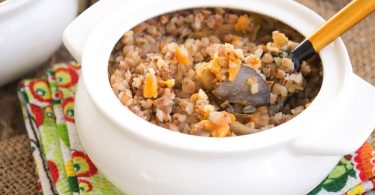 Гречневая каша в горшочке в духовке: рецепты с курицей, грибами
