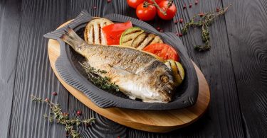 Как запечь дорадо в духовке в фольге (с овощами, лимоном)?