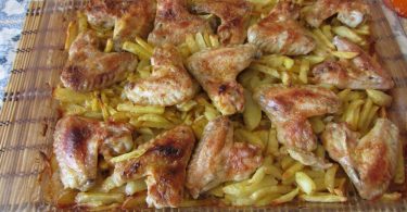 Крылья с картошкой в духовке (в рукаве, фольге, майонезе)