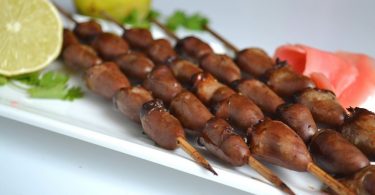 Куриные сердечки на шпажках в духовке (шашлык, в соевом соусе)