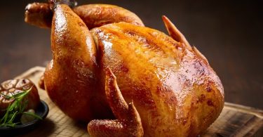 Курица, жаренная в духовке целиком (в фольге, рукаве, с картошкой)