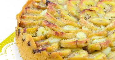 Шарлотка с бананами: рецепт в духовке